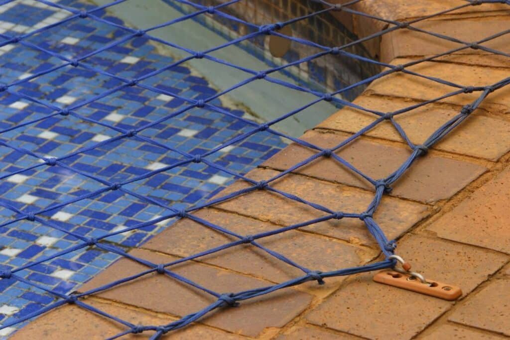 dispositif pour sécuriser piscine filet de piscine anti-chute