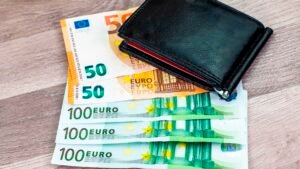 50 et 100 euros