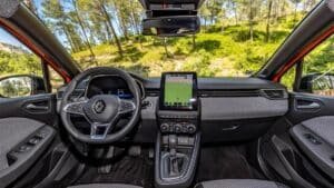 la dacia sandero est dépassée  cette voiture est de retour au sommet et c'est la plus aimée en europe
