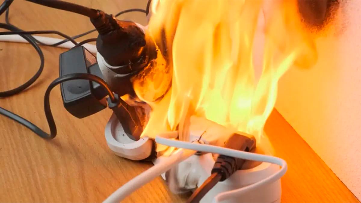 15 appareils a ne jamais brancher sur une multiprise au risque de dangers les electriciens alertent